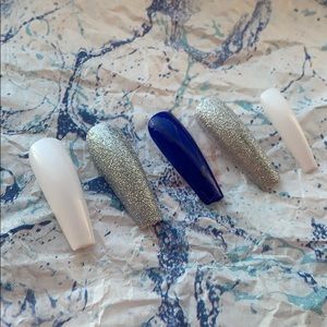 Winter wonderland press on nails